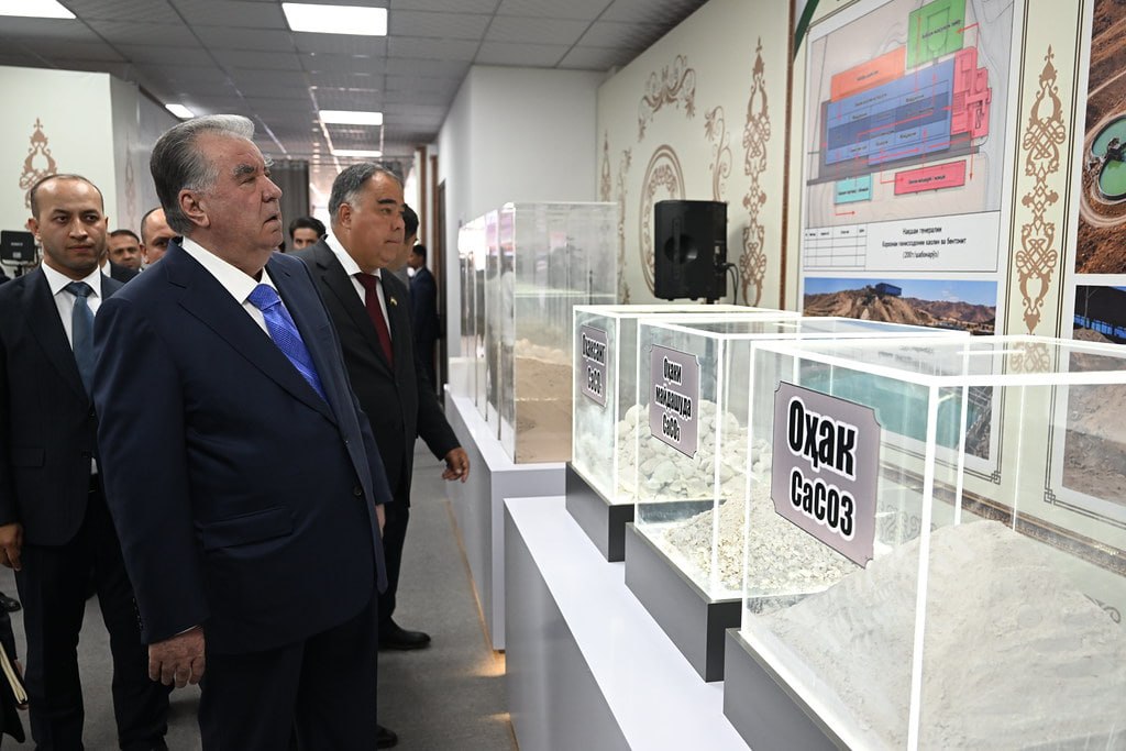 Президент Таджикистана дал старт строительству цемзавода в Истаравшане мощностью 1,2 млн тонн